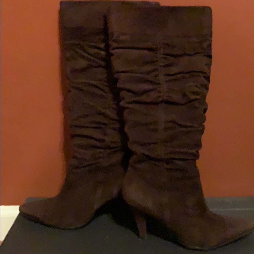 Kenneth Cole Brown Suede Boots